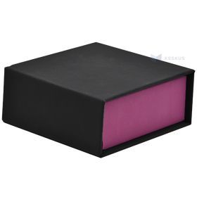 Burgundy gift box with black lid with magnet 70x70x30mm with soft cushion