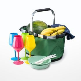 Picnic basket with reusable dishes for 4